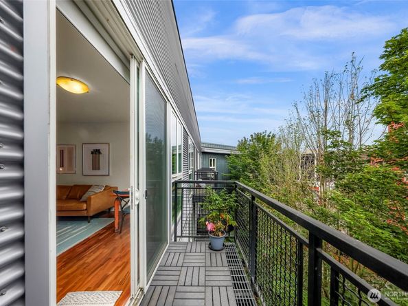 3104 Western Avenue 610, Seattle WA 98121