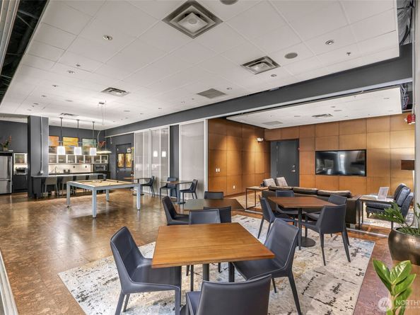 3104 Western Avenue 610, Seattle WA 98121