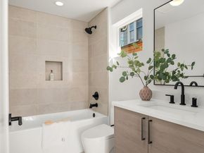 333 NW 47th Street C, Seattle WA 98107