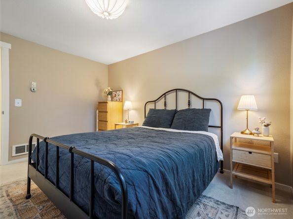 8745 Greenwood Avenue N 311, Seattle WA 98103