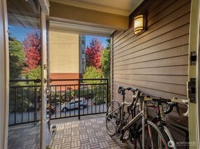 8745 Greenwood Avenue N 311, Seattle WA 98103