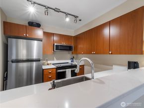 8745 Greenwood Avenue N 311, Seattle WA 98103