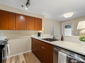8745 Greenwood Avenue N 311, Seattle WA 98103