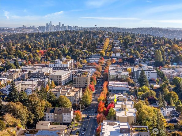 8745 Greenwood Avenue N 311, Seattle WA 98103