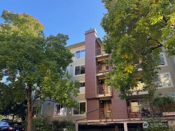 8745 Greenwood Avenue N 311, Seattle WA 98103
