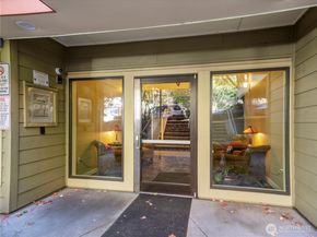 8745 Greenwood Avenue N 311, Seattle WA 98103