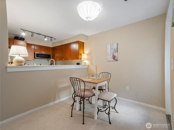 8745 Greenwood Avenue N 311, Seattle WA 98103