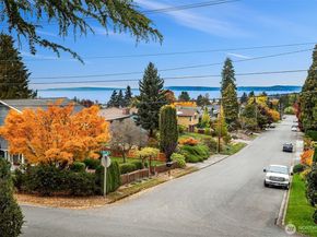 637 Elm Place, Edmonds WA 98020