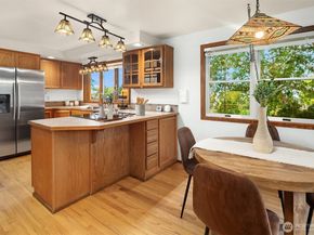 637 Elm Place, Edmonds WA 98020