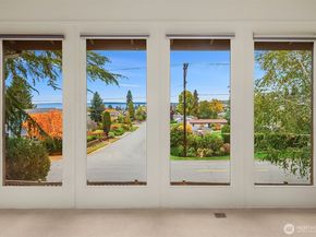 637 Elm Place, Edmonds WA 98020