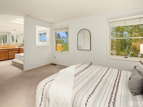 637 Elm Place, Edmonds WA 98020