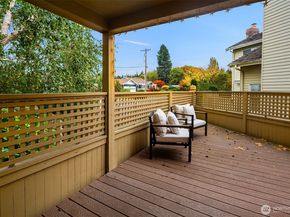 637 Elm Place, Edmonds WA 98020
