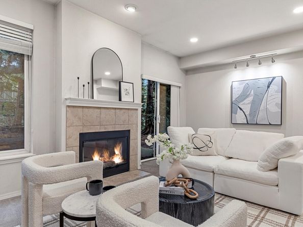 18010 NE 94th Court 2, Redmond WA 98052