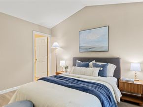 18010 NE 94th Court 2, Redmond WA 98052