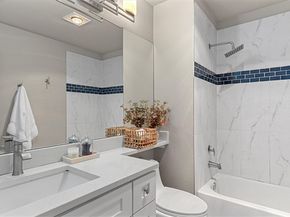 18010 NE 94th Court 2, Redmond WA 98052