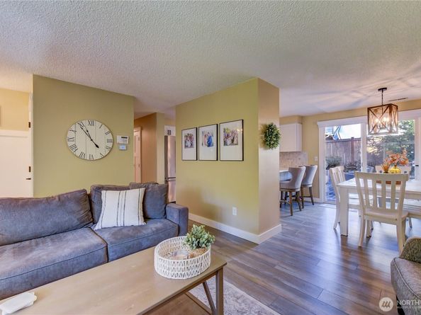 525 218th Street SW, Bothell WA 98021