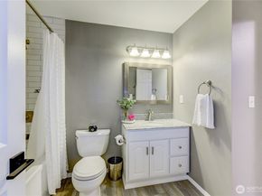 525 218th Street SW, Bothell WA 98021