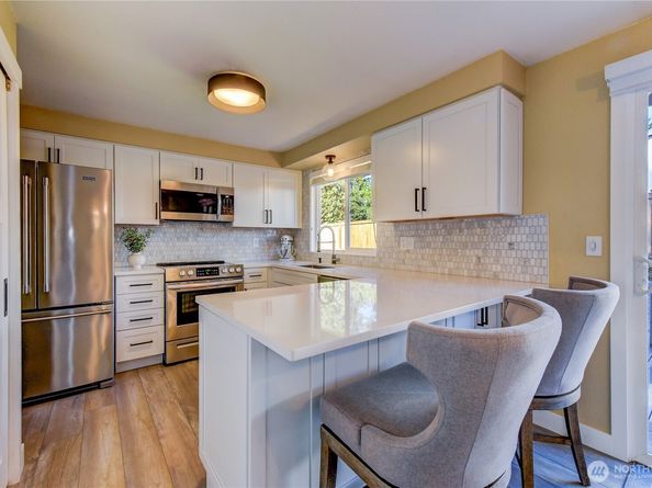 525 218th Street SW, Bothell WA 98021