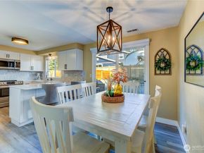 525 218th Street SW, Bothell WA 98021