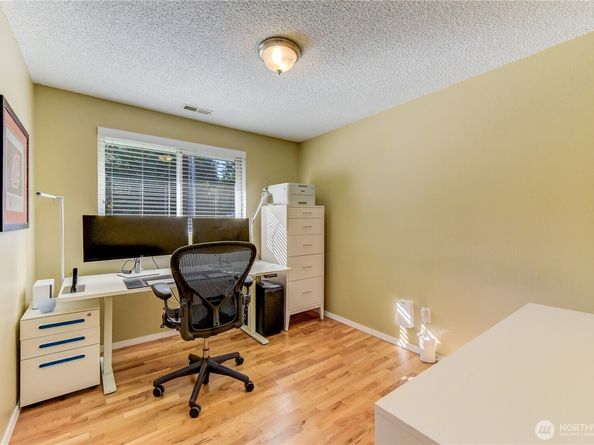 525 218th Street SW, Bothell WA 98021