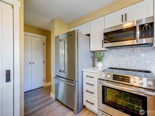 525 218th Street SW, Bothell WA 98021