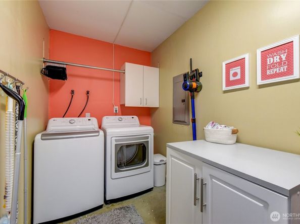 525 218th Street SW, Bothell WA 98021