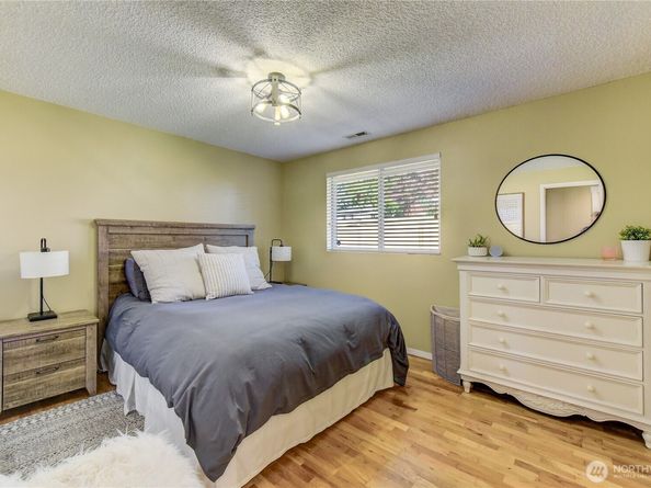 525 218th Street SW, Bothell WA 98021