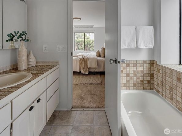 3410 161st Court SE 31, Bellevue WA 98008
