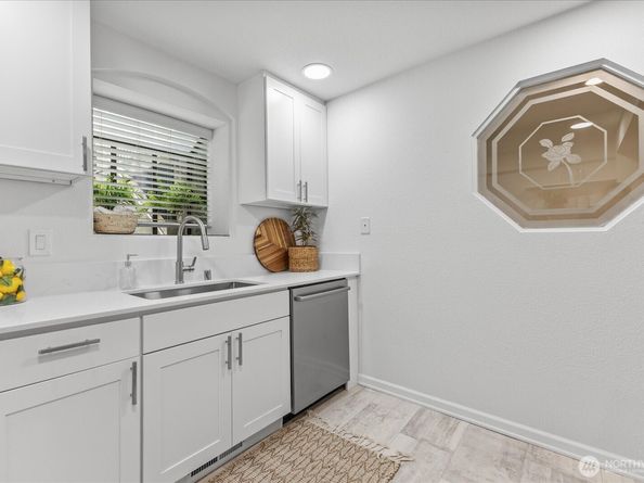 3921 108th Avenue NE A101, Bellevue WA 98004