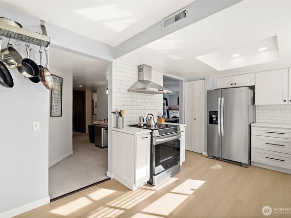 17417 Ashworth Avenue N 201, Shoreline WA 98133