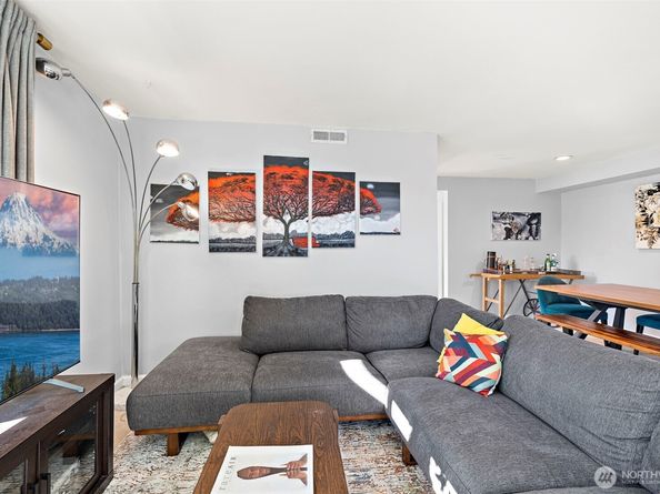 17417 Ashworth Avenue N 201, Shoreline WA 98133