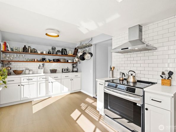 17417 Ashworth Avenue N 201, Shoreline WA 98133