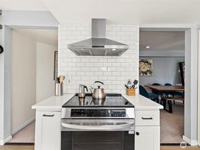 17417 Ashworth Avenue N 201, Shoreline WA 98133