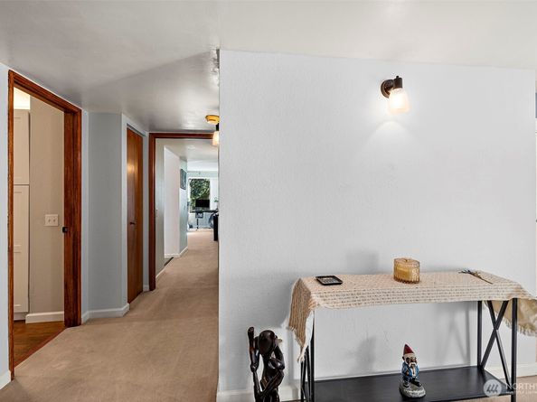 17417 Ashworth Avenue N 201, Shoreline WA 98133