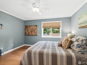 12933 127th Drive NE F205, Kirkland WA 98034