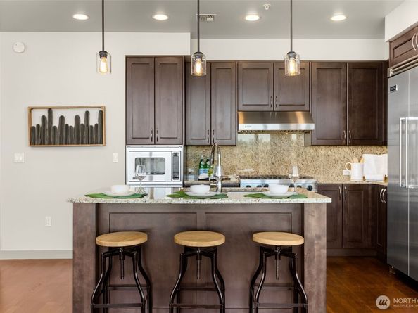 10610 NE 9th Place 1924, Bellevue WA 98004