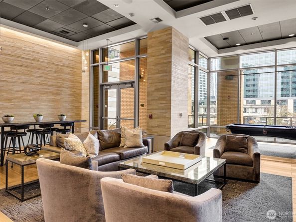 10610 NE 9th Place 1924, Bellevue WA 98004