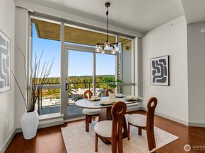 10610 NE 9th Place 1924, Bellevue WA 98004