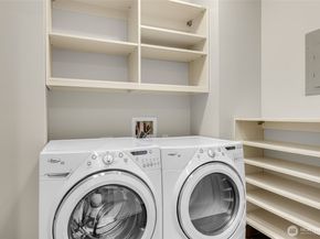 10610 NE 9th Place 1924, Bellevue WA 98004