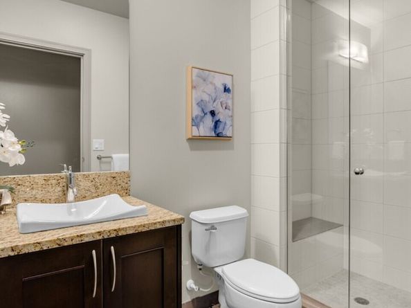10610 NE 9th Place 1924, Bellevue WA 98004