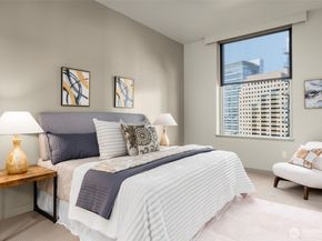 10610 NE 9th Place 1924, Bellevue WA 98004
