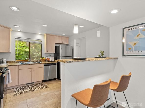 3506 108th Place NE 2, Bellevue WA 98004