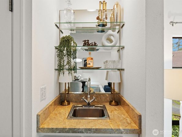 3506 108th Place NE 2, Bellevue WA 98004