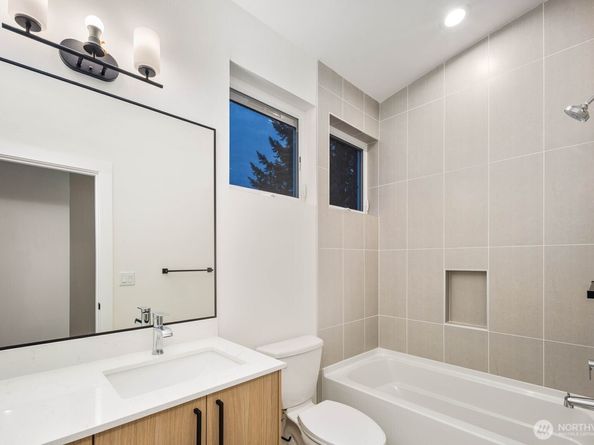 548 S Cloverdale Street C, Seattle WA 98108