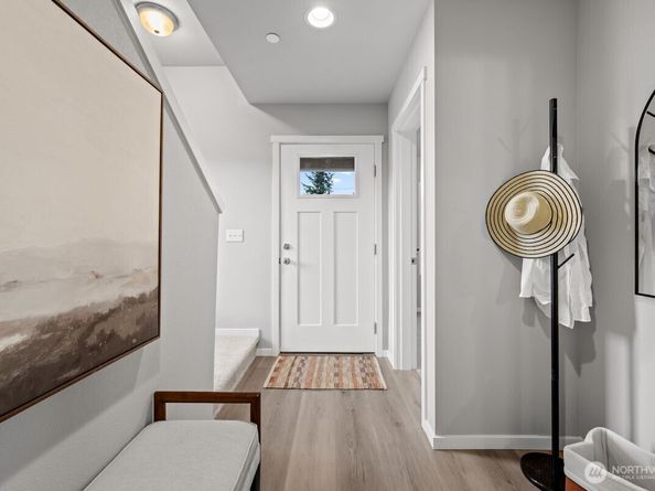 7025 Rainier Drive F, Everett WA 98203