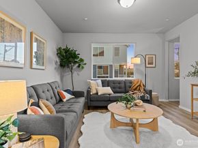 7025 Rainier Drive F, Everett WA 98203