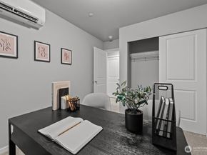 7025 Rainier Drive F, Everett WA 98203