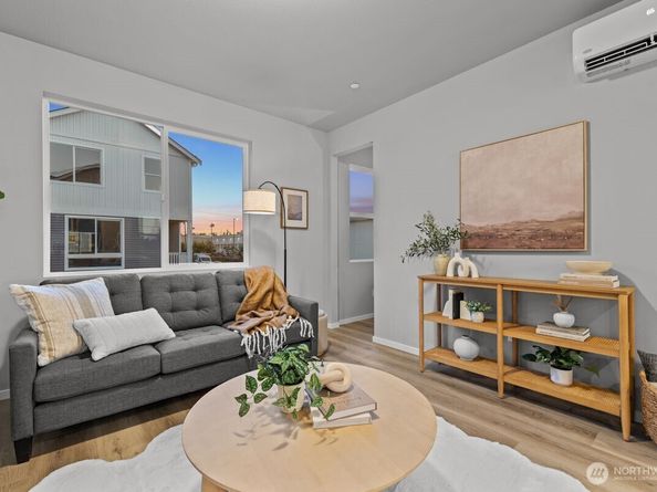 7025 Rainier Drive F, Everett WA 98203