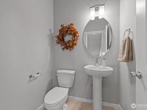 7025 Rainier Drive F, Everett WA 98203