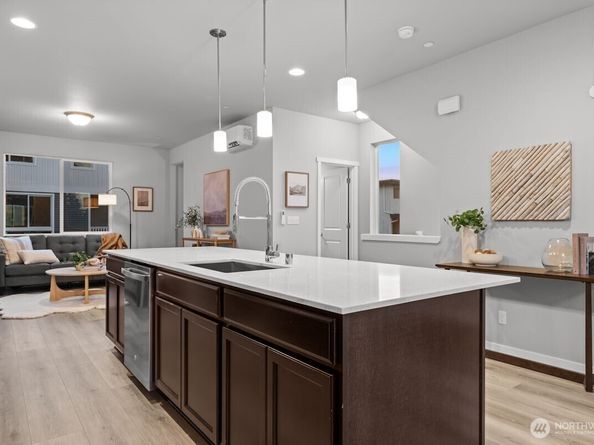 7025 Rainier Drive F, Everett WA 98203